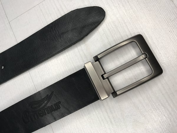 Мужской ремень из черной кожи Pager - детально